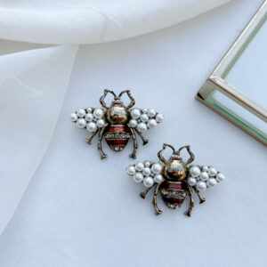 bee broche an