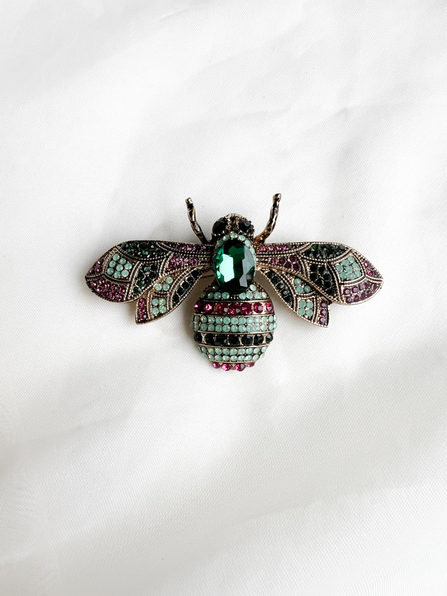 buzzy broche 1 an