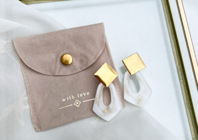 chique white oorbellen 1 an