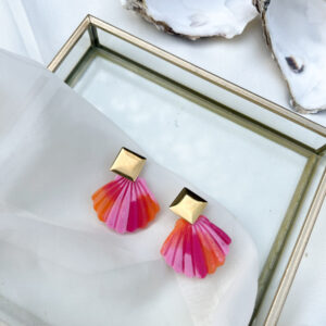 colorful shell oorbellen an