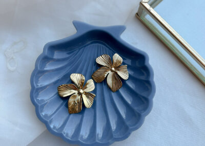 golden flower broche 1 an