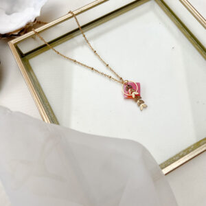 pink leaf ketting an