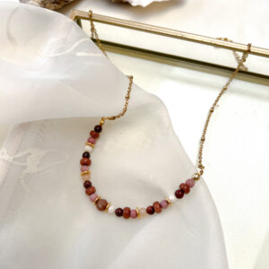 stone charm ketting an 1